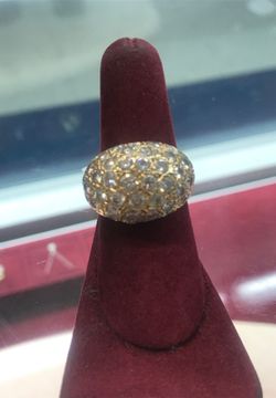 Ladies beautiful Diamond ring