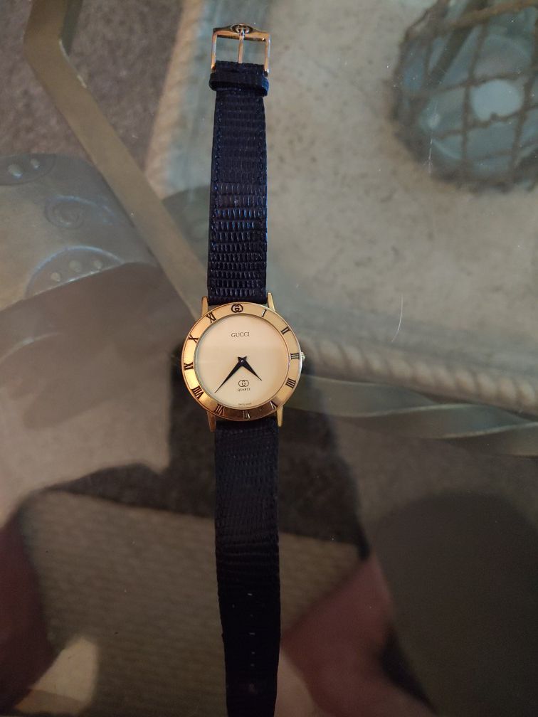 Vintage Gucci watch used with original band