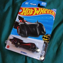Batman DC Batmobile Hot Wheels Diecast 