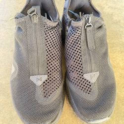 Nike youth, tennis shoes