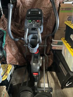 Schwinn 430 Elliptical Machine