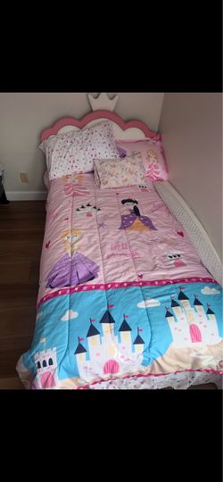 Twin Size Princess Bed Frame with Crown Shaped Headboard