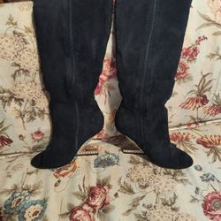 Black Stylish Boots $25
