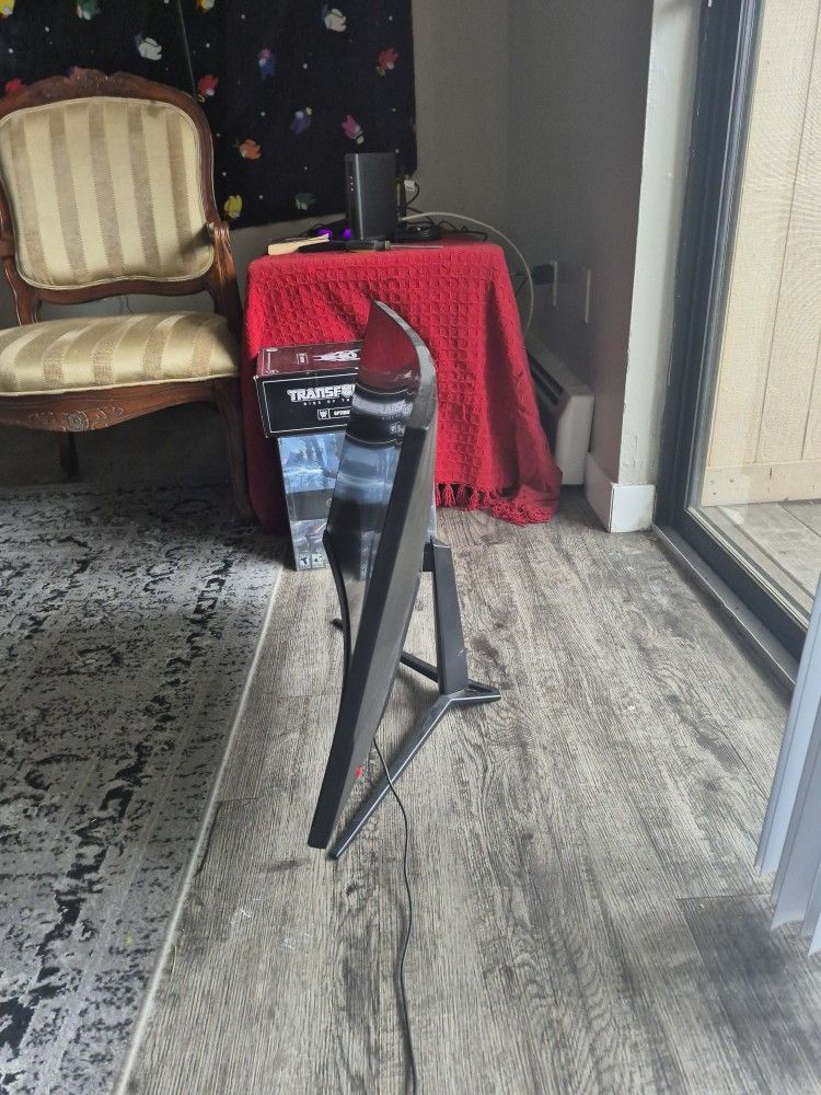 MSI CURVED 27" GAMING MONITOR