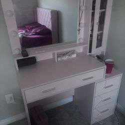 Makeup Vanity 