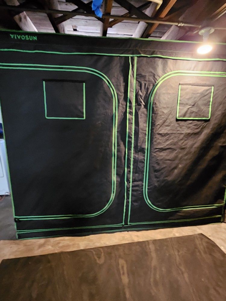 Double tent W/ Exhaust, 2 UV Lights, Dehumidifier,2 Fans, Thermometer,And More