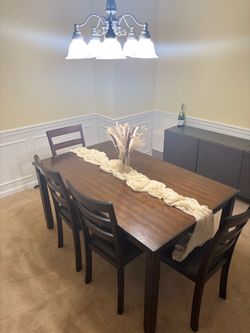Dining Room Table set including Chairs and Bench