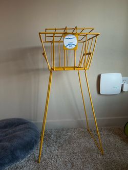 Tennis ball basket