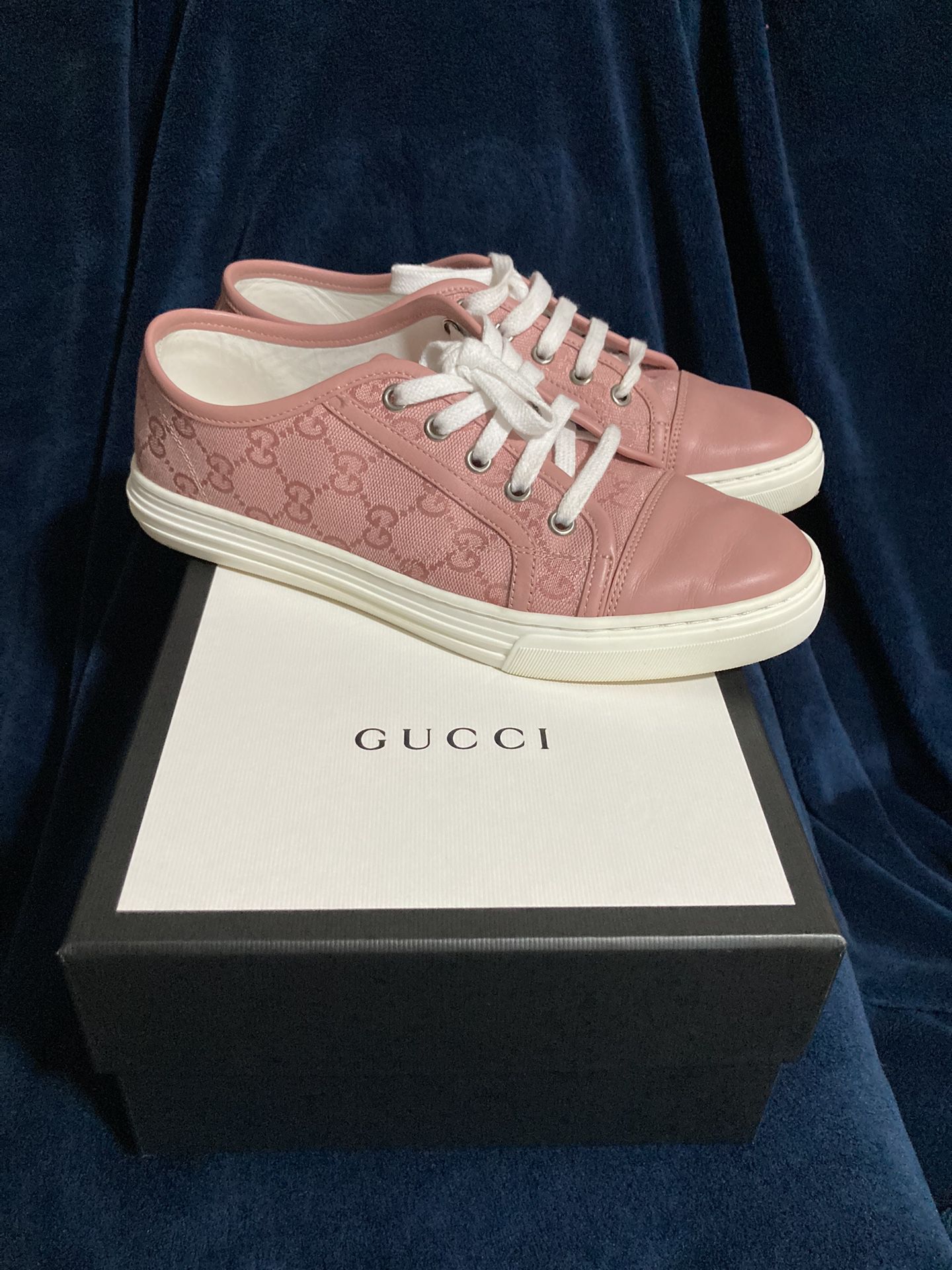 Gucci Women’s Leather & Canvas Low Cut Sneakers (pink)