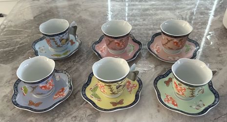 Coffee cups set
