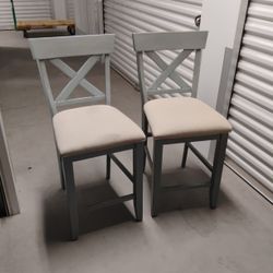 Table And 2 Counter Height Barstools 