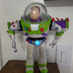 Ultra Rare 2010 Thinkway Toys Talking Buzz Lightyear with New Utility Belt & COA