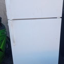 Kenmore Refrigerator 