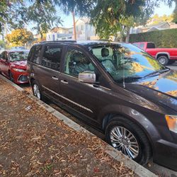 2015 Chrysler Town & Country