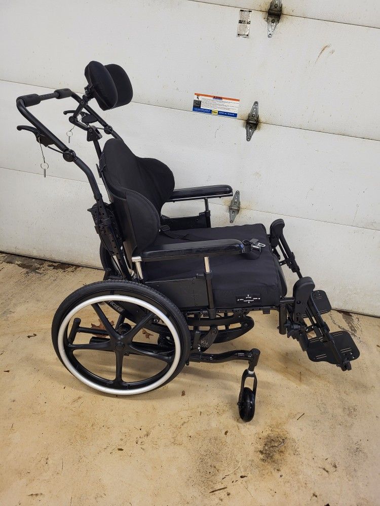 Wheelchair -Ki Mobility CR45
