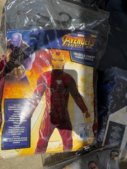 Men’s Halloween costume iron man