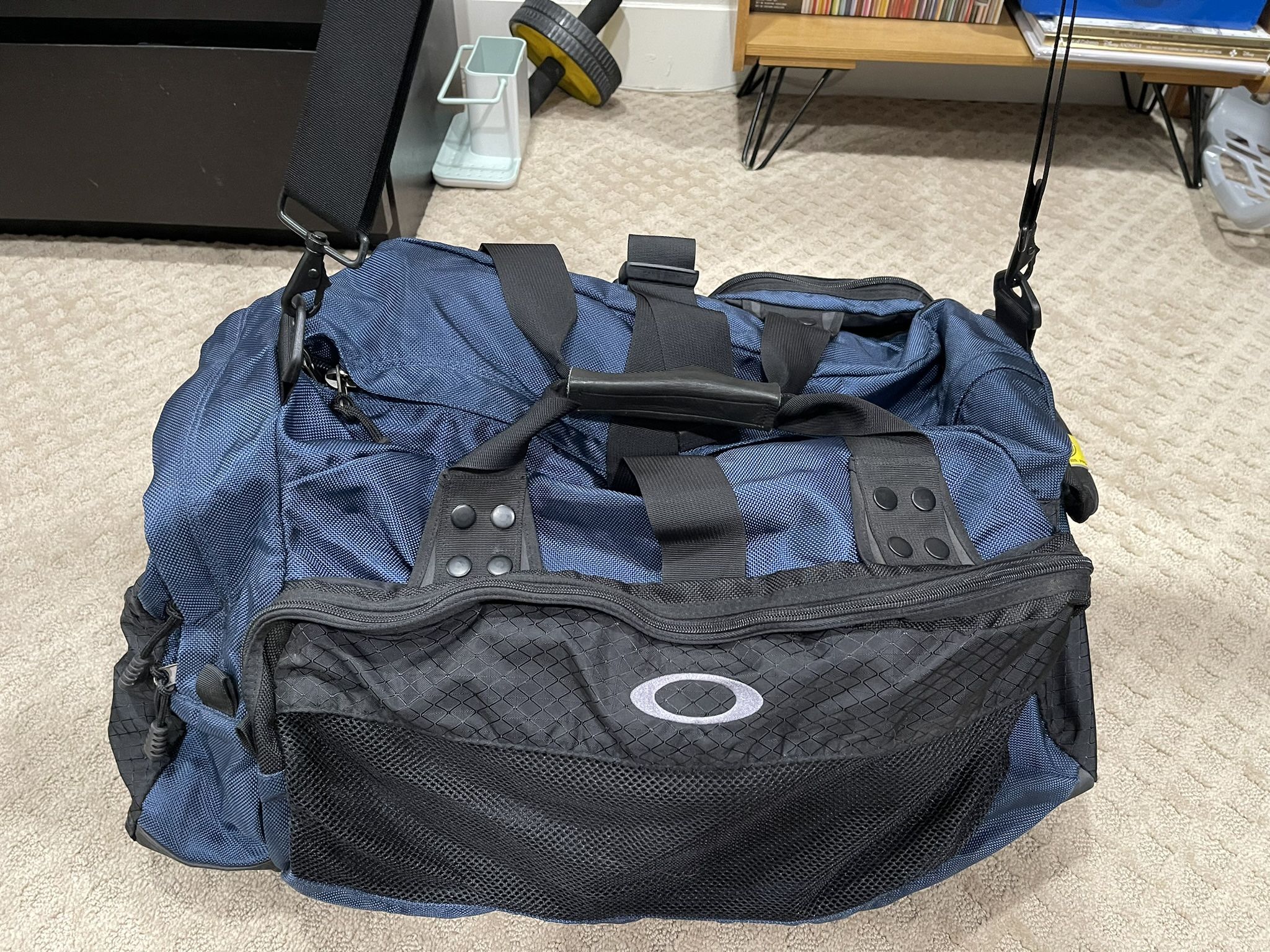 Oakley Duffle Bag Lightly Used Great Quality  Luggage