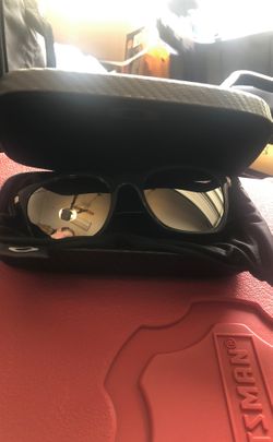 Men’s Oakley Sunglasses