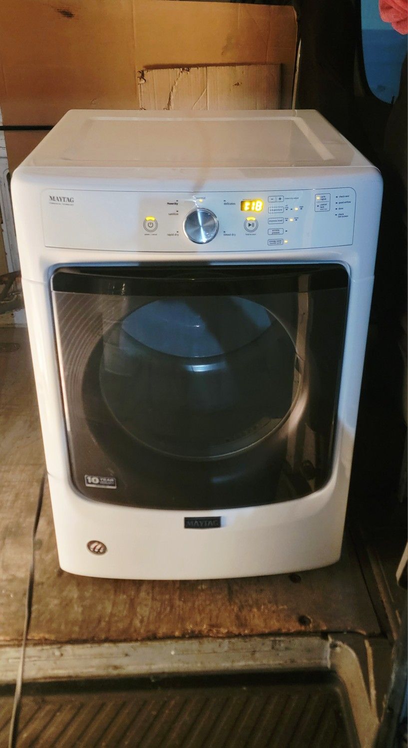 MAYTAG GAS DRYER EXCELLENT CONDITION AND VERY CLEAN