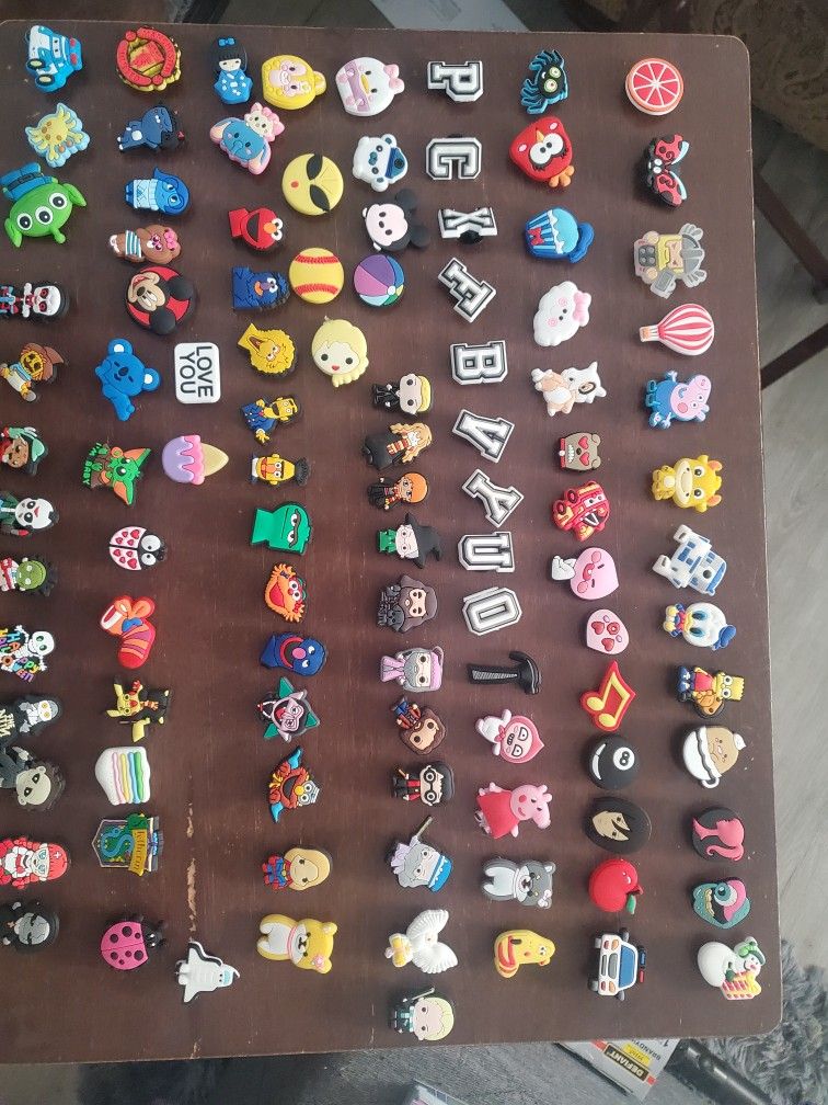 CROC CHARM LOT