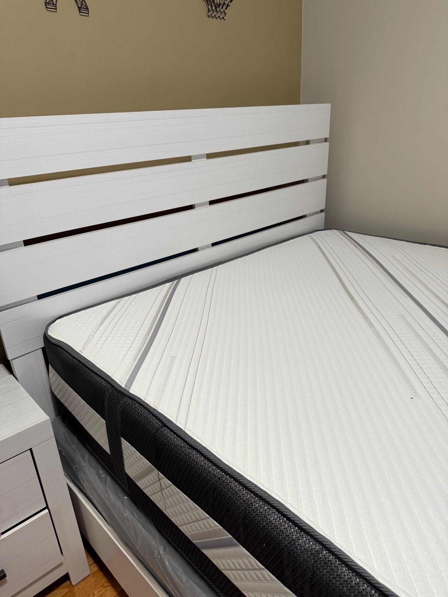 Bed And Counter With Mirror
