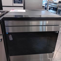 Samsung
Bespoke 30 in. 6.3 cu. ft. 4-Burner Element Slide-In Induction Range For $1050