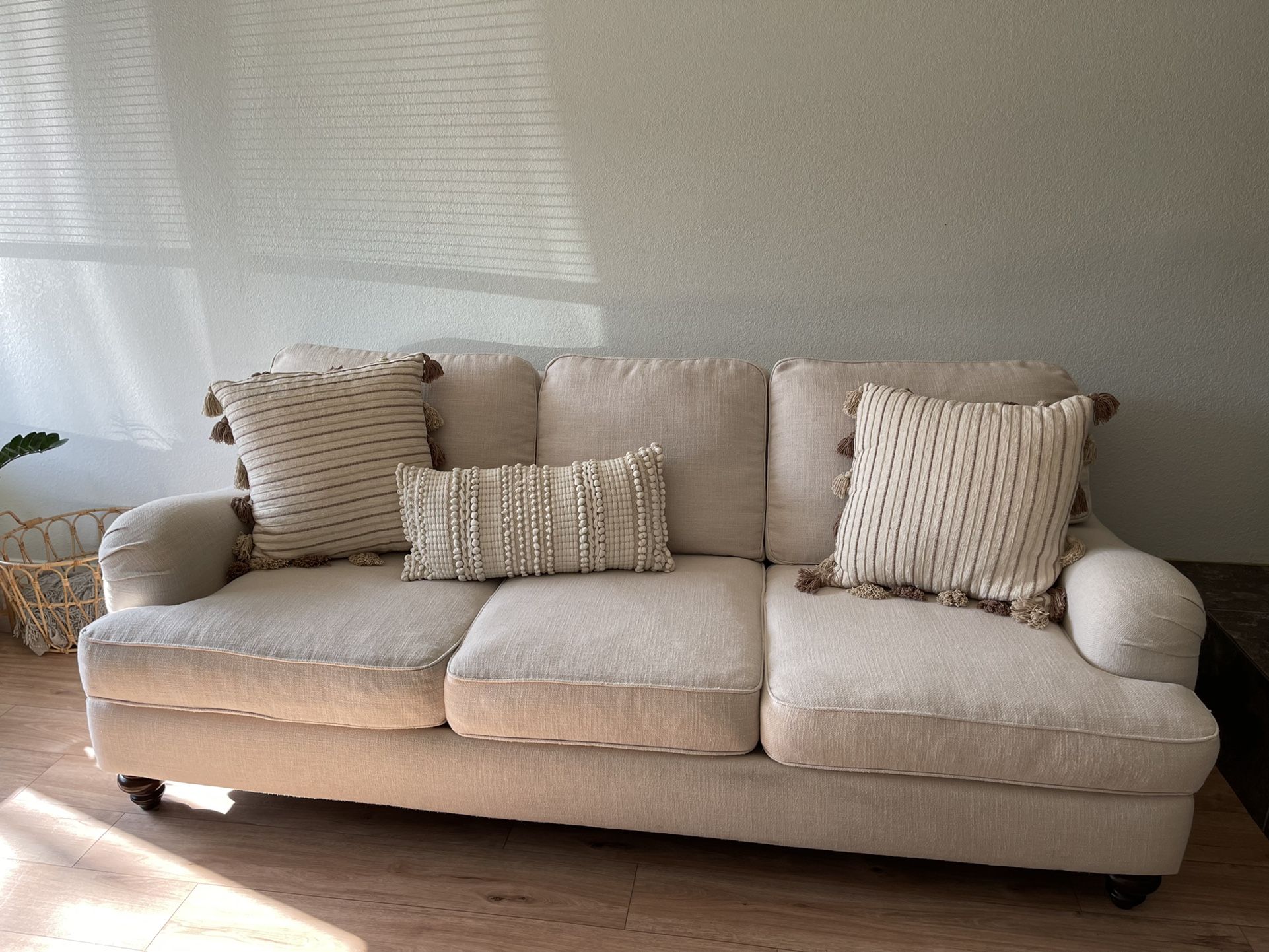 Naturewood Michael roberts couch