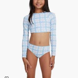 NEW SIZE 8 GIRLS BATHING SUIT. SELLS FOR $51.+. I'M SELLING FOR AN AMAZING PRICE. SEE PHOTOS. CASH ONLY AND PICKUP.