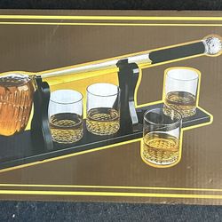 Golf Club Whiskey Decanter and Liquor Glasses
