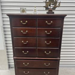 Vintage Solid Wood Dresser Impressions By Thomasville With 6 Dovetail Jointed Draws