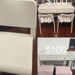 Make Up Desk And Chairs 
