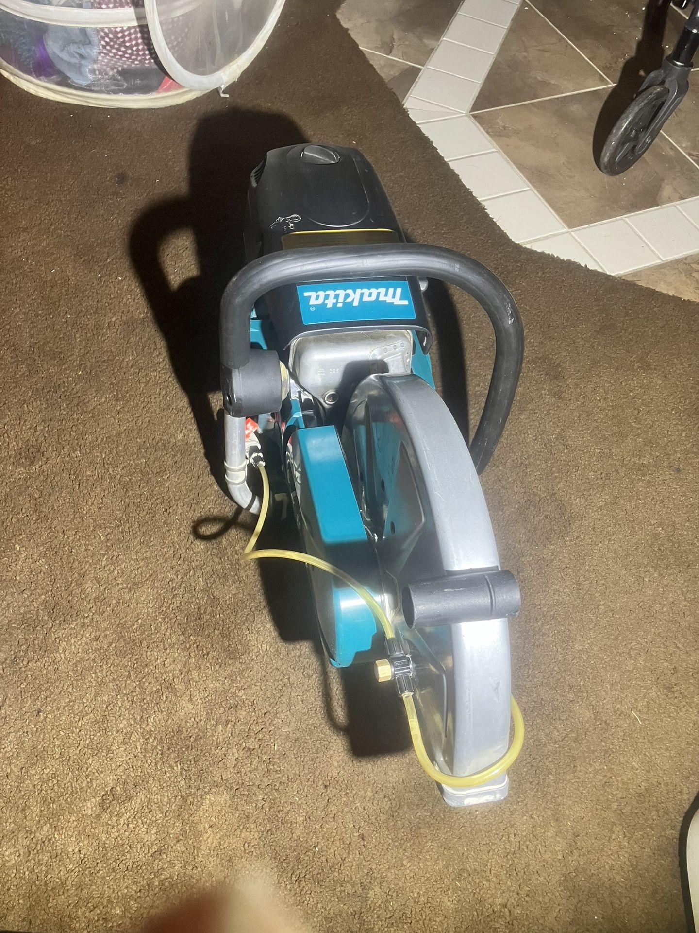Makita 14-inch Gas Powered Concrete Cutting Saw