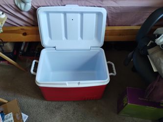 60 Qt  Hielera " Rubbermaid " Brand In Excellent Condition 