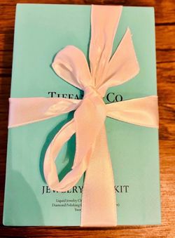 Tiffany Jewelry Cleaner Kit