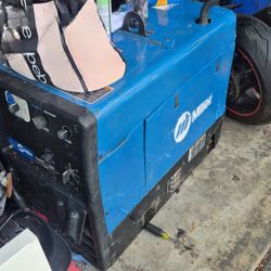 Miller Trailblazer 325 Gas Powered Welder/generator