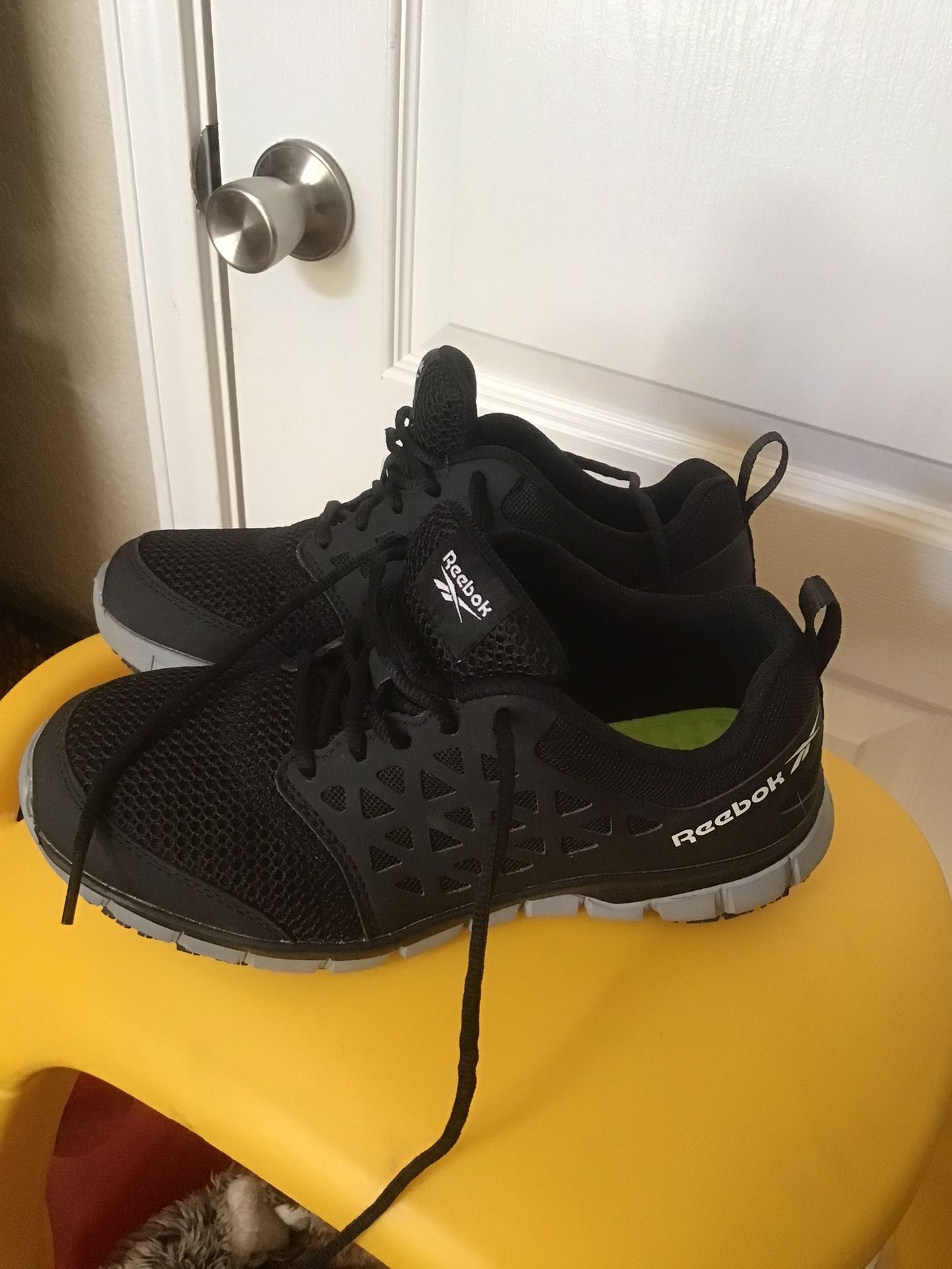 Womens Sz 9W Reebok Sublite Athletic Shoes, Like New