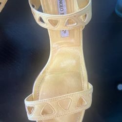 Yellow Leather Manolo Blahnik 