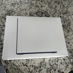 2024 MacBook Air (M3) 15in  - Midnight