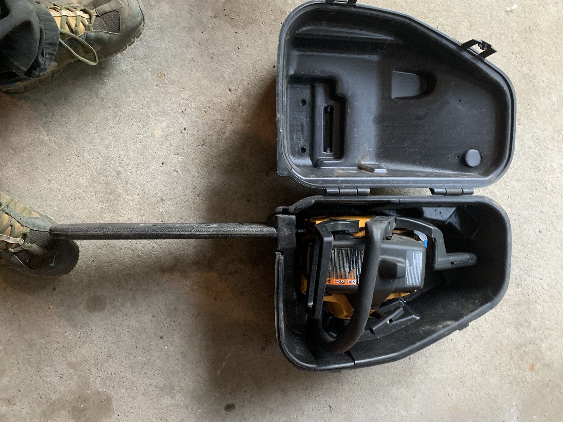 Poulan pro chainsaw ‼️‼️‼️‼️