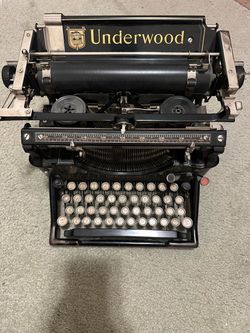 Vintage Underwood Manual Typewriter