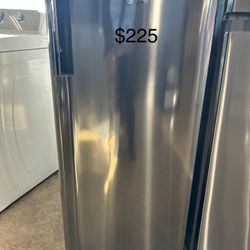 Stainless steel top freezer refrigerators from $225-$525 with warranty