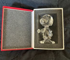 Baccarat Crystal Peanuts Snoopy Figurine