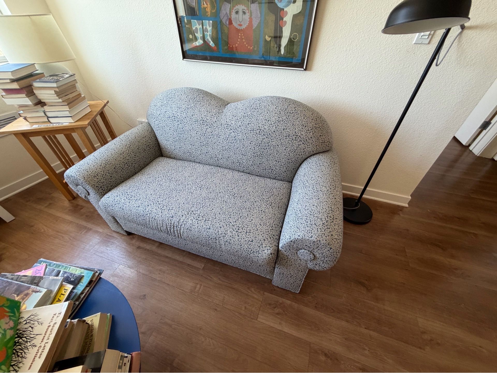 Hear shape loveseat