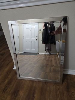 Modern Chrome Framed Wall Mirror (24" x 30")