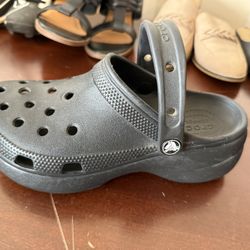 Women Platform Crocs Size 7 