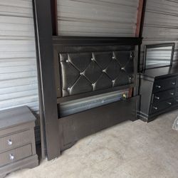 Queen Sz 3pc Bedroom Set