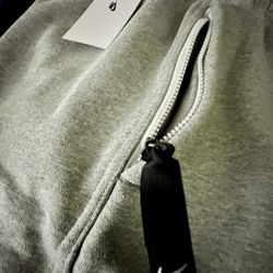 Nike - Solo Swoosh Fleece Shorts (Gray)