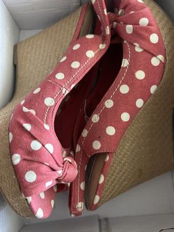 Size 8 Coral And White Polka Dot Wedges 