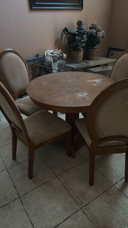 Round Table