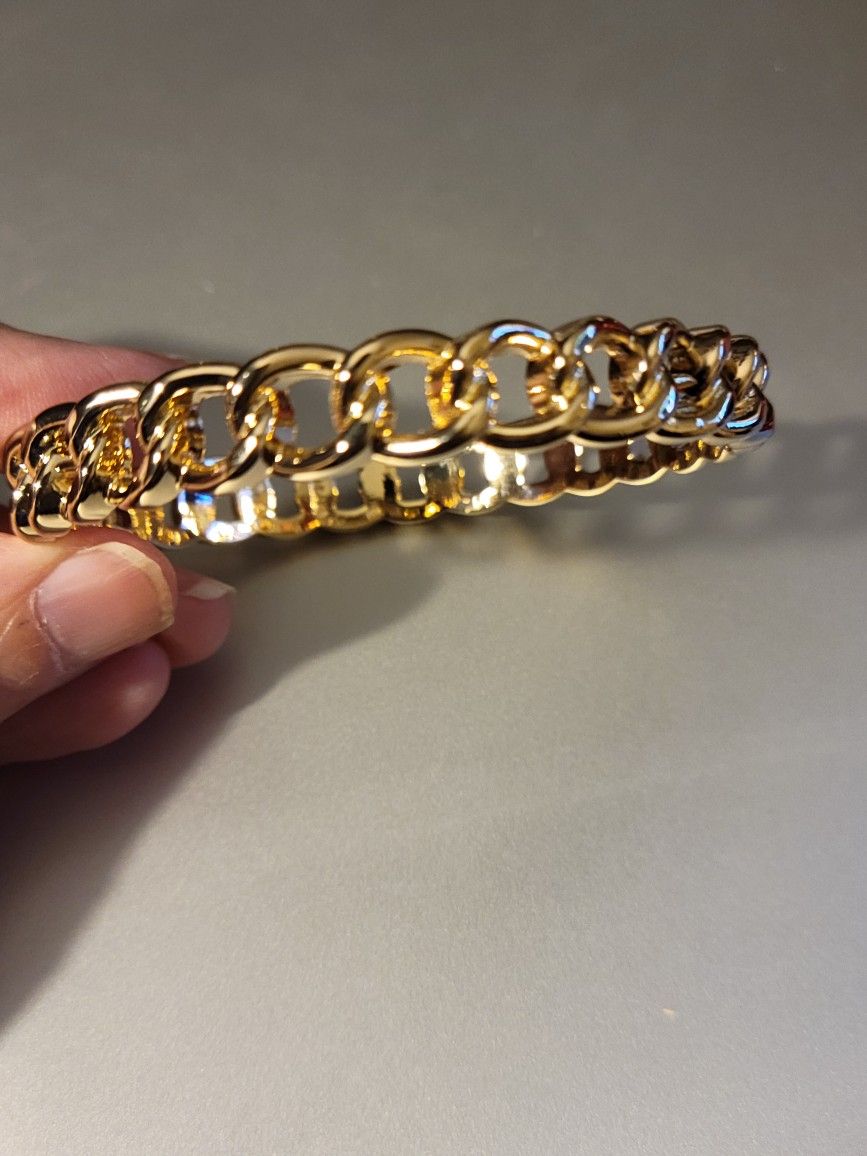Elegant Graziano Gold Plated Bangle Bracelet 3in